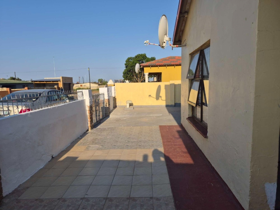 3 Bedroom Property for Sale in Zwide Eastern Cape